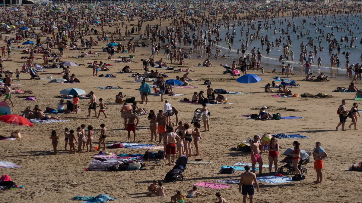 Greece Bans Sunbeds on 251 Beaches as Overtourism Pressure Grows