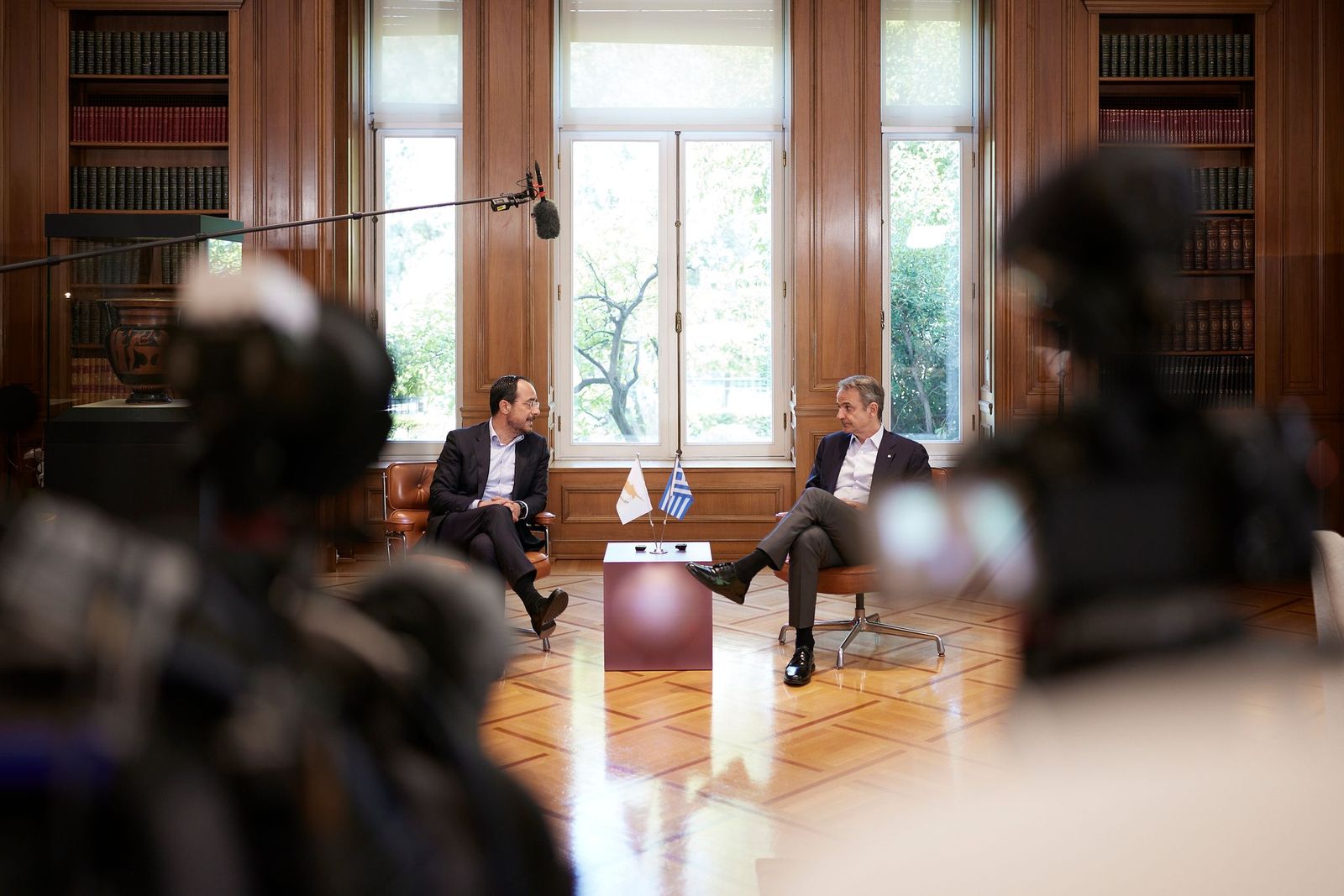 Mitsotakis, Christodoulides Coordinate in Athens Ahead of Guterres Cyprus Visit