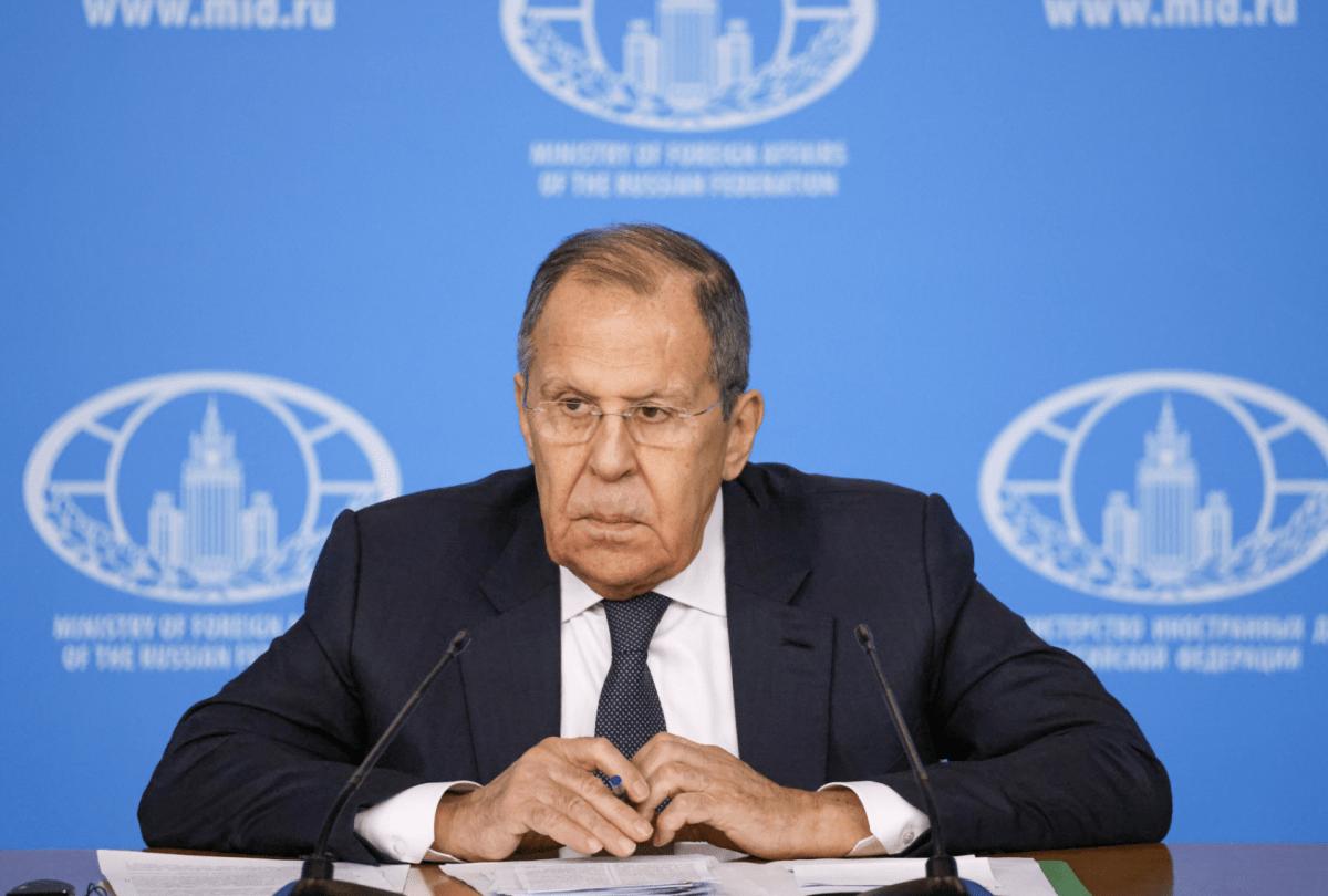 Russia’s Lavrov Draws Sharp Line Between Athens and Ankara