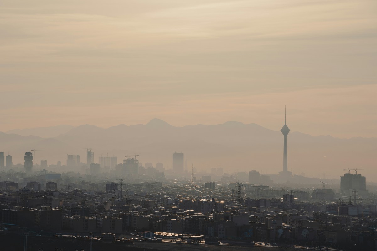 Tehran Air Pollution Crisis Forces School Closures and Halts Football Matches