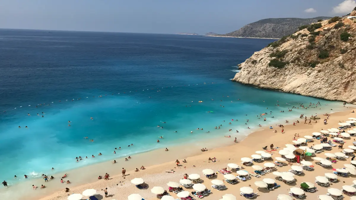 Türkiye's Cheap-Tourism Advantage Collides With Its $100 Billion Goal